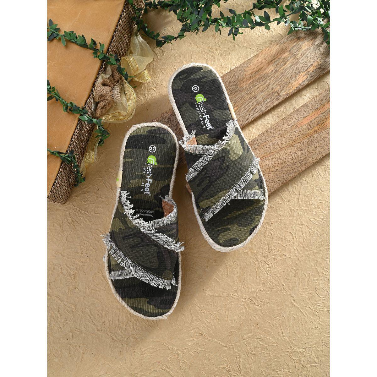 صندل فلات بسيور كروس وتفاصيل ممزقة فريش فيت × ستايلي-women-shoes-sandals-flats-image-1