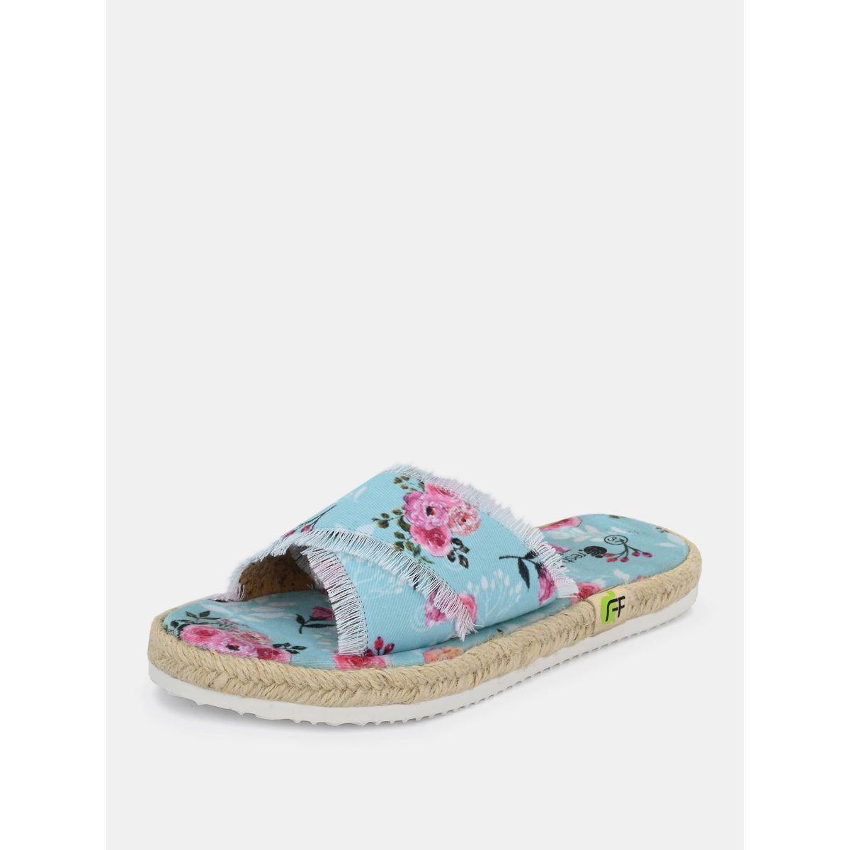 صندل فلات بسيور كروس وتفاصيل ممزقة فريش فيت × ستايلي-women-shoes-sandals-flats-image-8