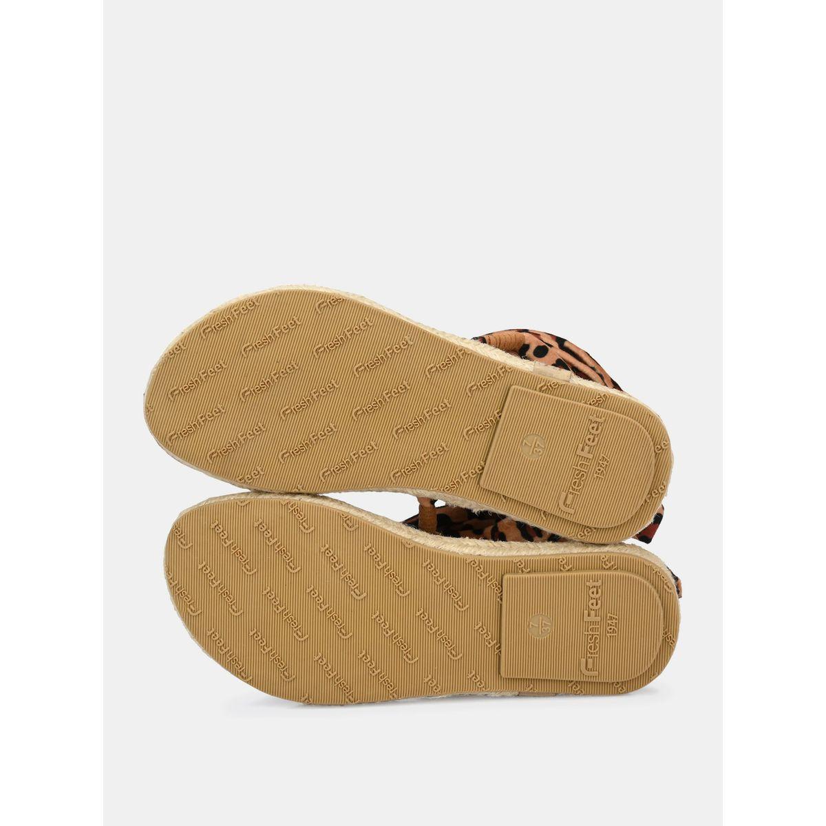 صندل فلات بطبعة حيوان واربطة كاحل فريش فيت × ستايلي-women-shoes-sandals-flats-image-2