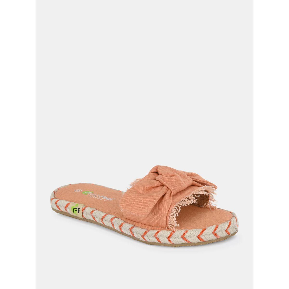 صندل فلات بمقدمة مفتوحة وتفاصيل فيونكة فريش فيت × ستايلي-women-shoes-sandals-flats-image-2