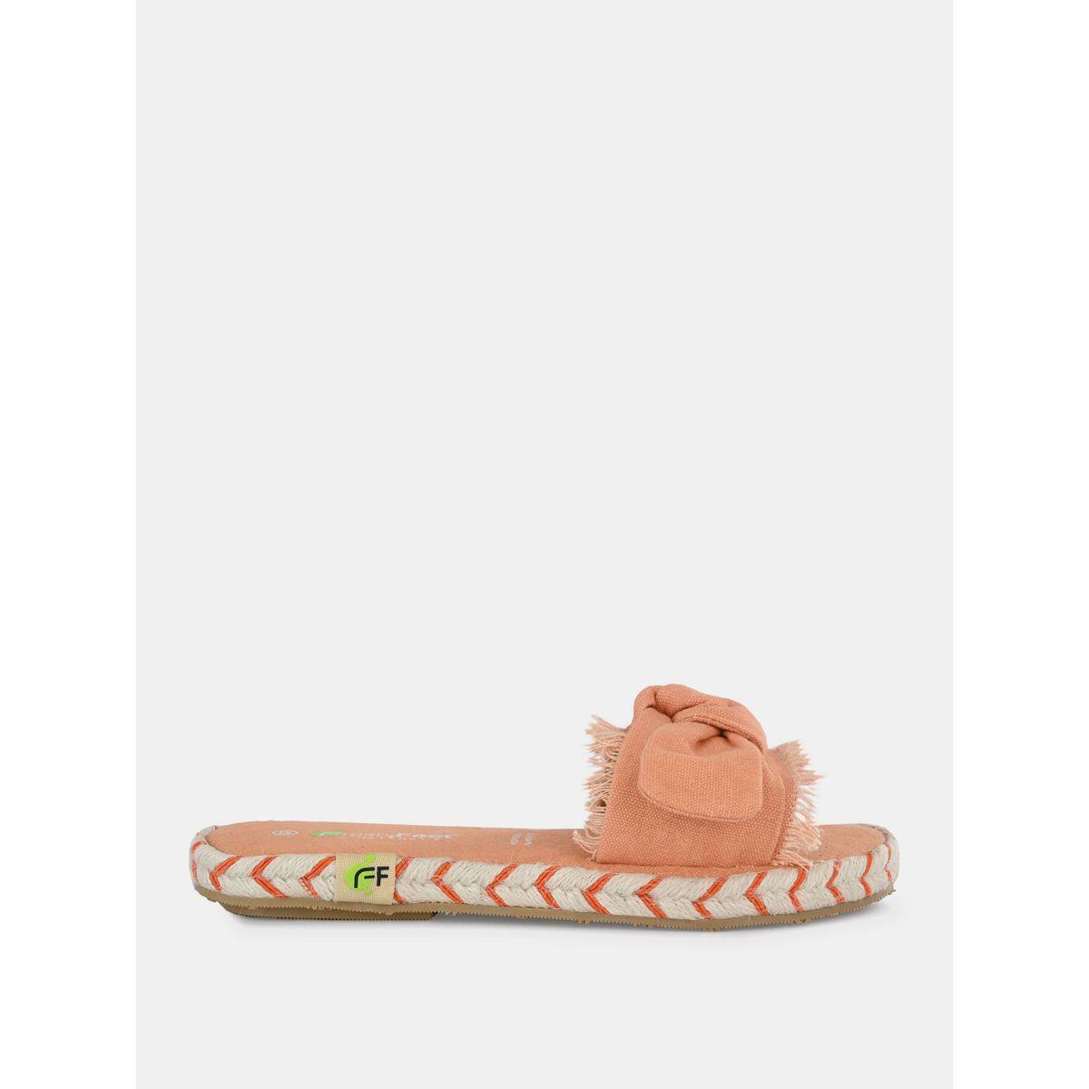 صندل فلات بمقدمة مفتوحة وتفاصيل فيونكة فريش فيت × ستايلي-women-shoes-sandals-flats-image-4