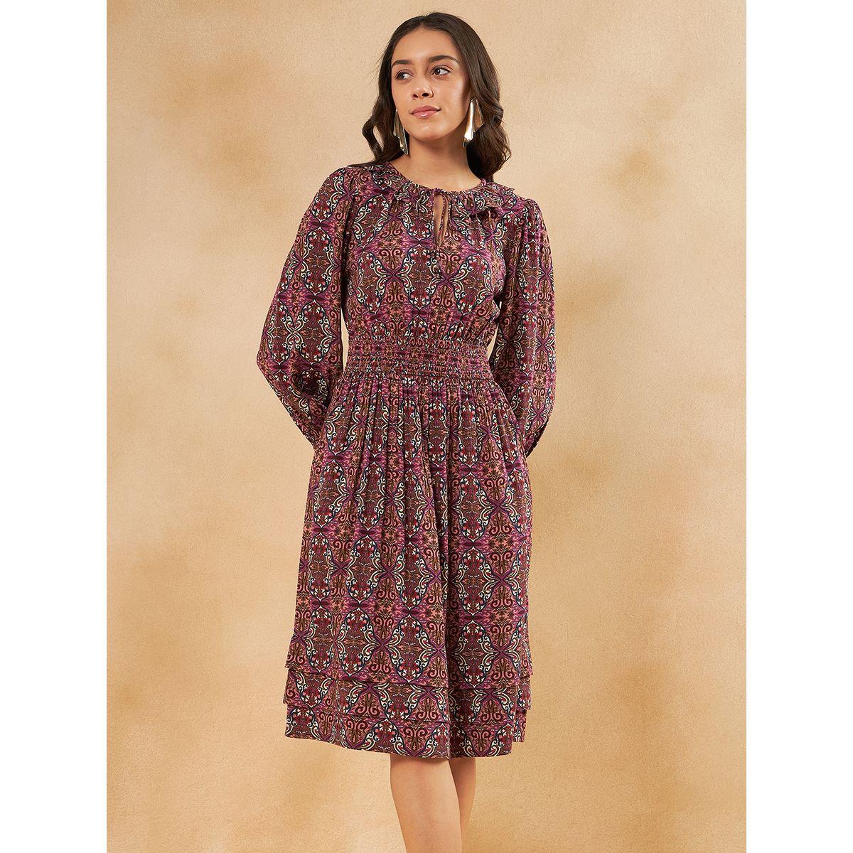 فستان ميدي بطبعة بوهيمية مع ياقة باربطة فِميلا × ستايلي-women-clothing-dresses-image-1