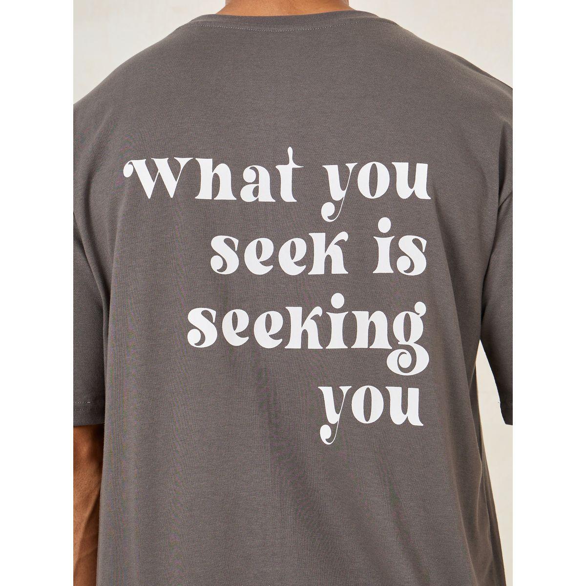 تيشيرت فضفاض مطبع بطبعة كتابة-men-clothing-tshirtsandpolos-tshirts-image-4