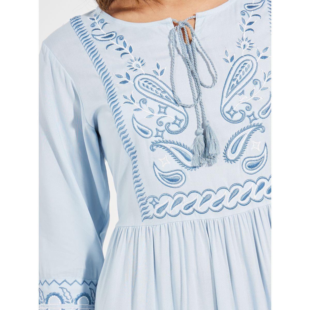 فستان ميدي مُطرّز مع ياقة بأربطة-women-clothing-dresses-image-3