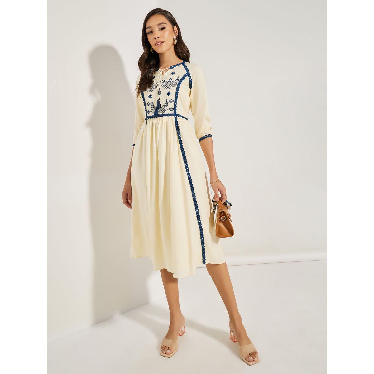 فستان ميدي بتداخلات مُطرّزة مع اربطة بشراشيب-women-clothing-dresses-image-2