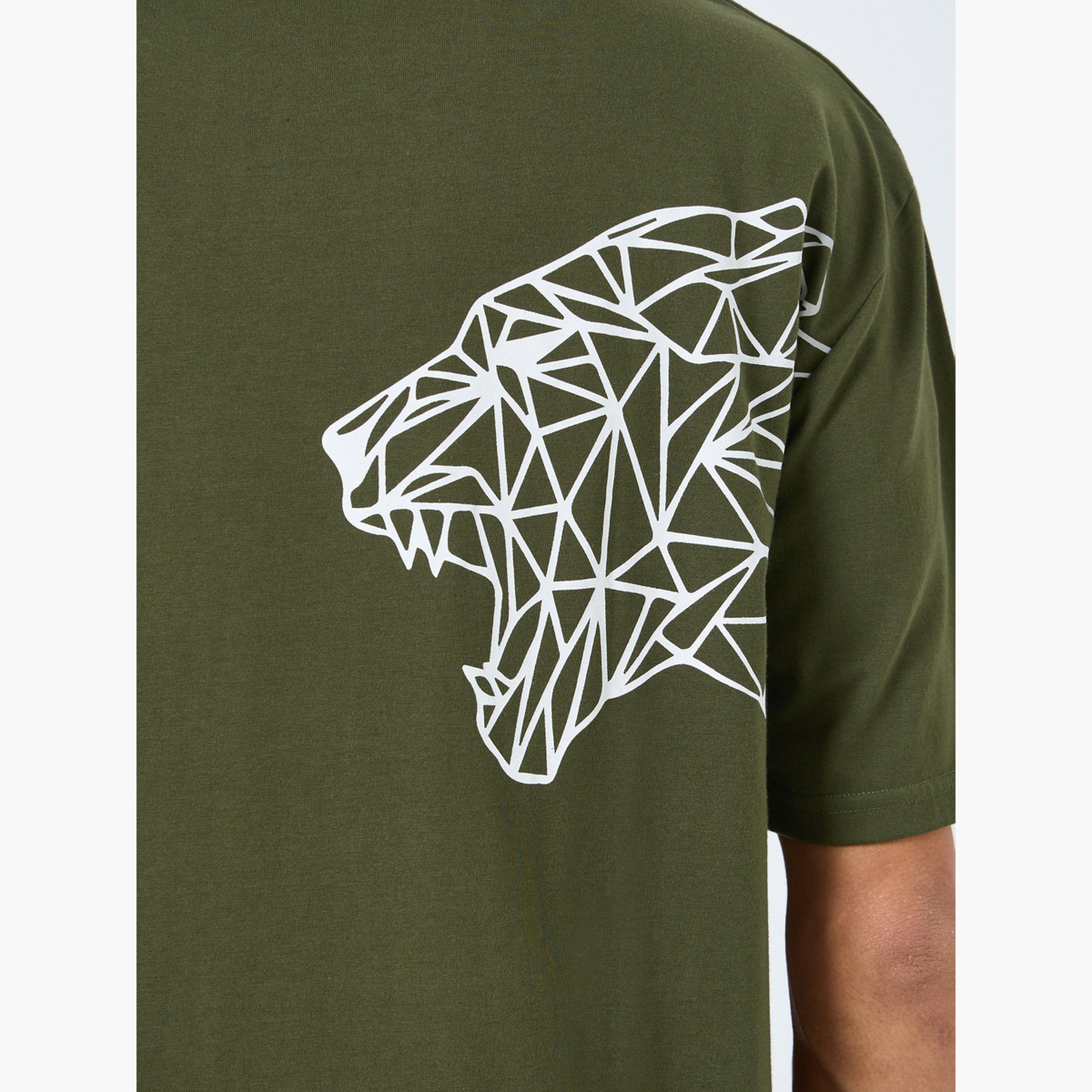ستايلي - تي شيرت تصميم واسع نقشة نمر من الخلف للرجال-men-clothing-tshirtsandpolos-tshirts-image-3
