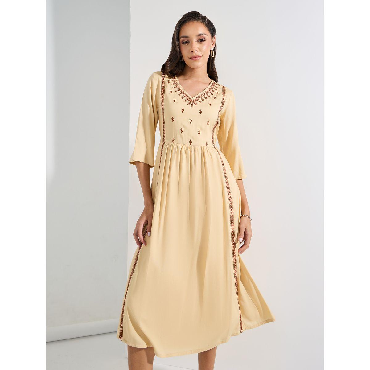 فستان ميدي بتفاصيل مُطرّزة وحافة واسعة-women-clothing-dresses-image-2