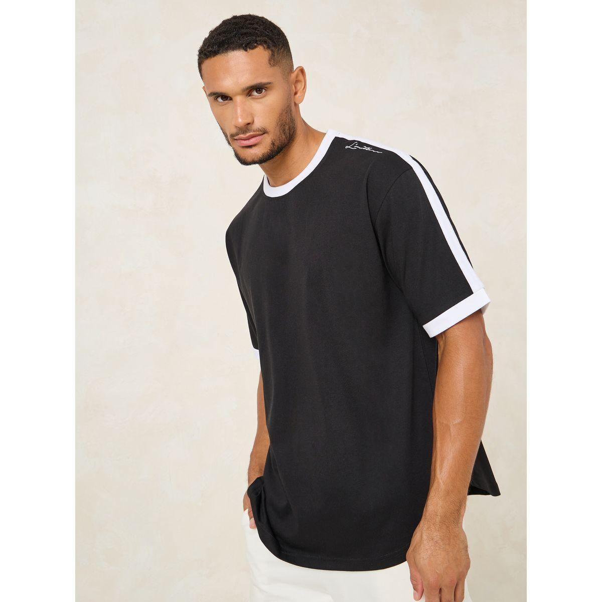 تيشيرت فضفاض بتفاصيل مُتباينة واكمام قصيرة-men-clothing-tshirtsandpolos-tshirts-image-1