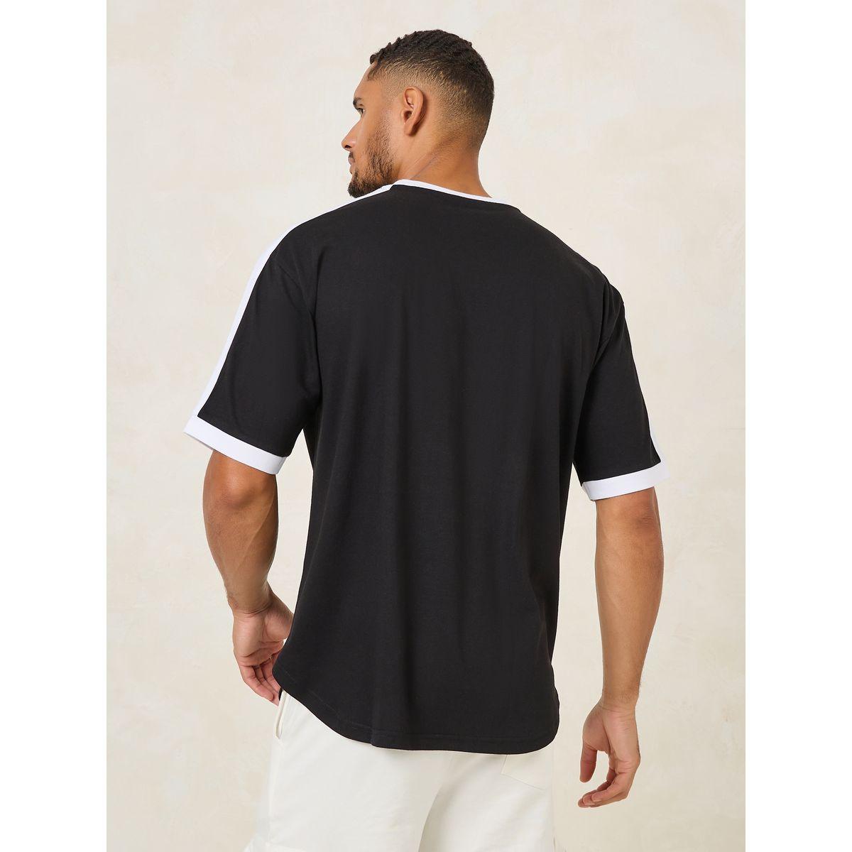 تيشيرت فضفاض بتفاصيل مُتباينة واكمام قصيرة-men-clothing-tshirtsandpolos-tshirts-image-4