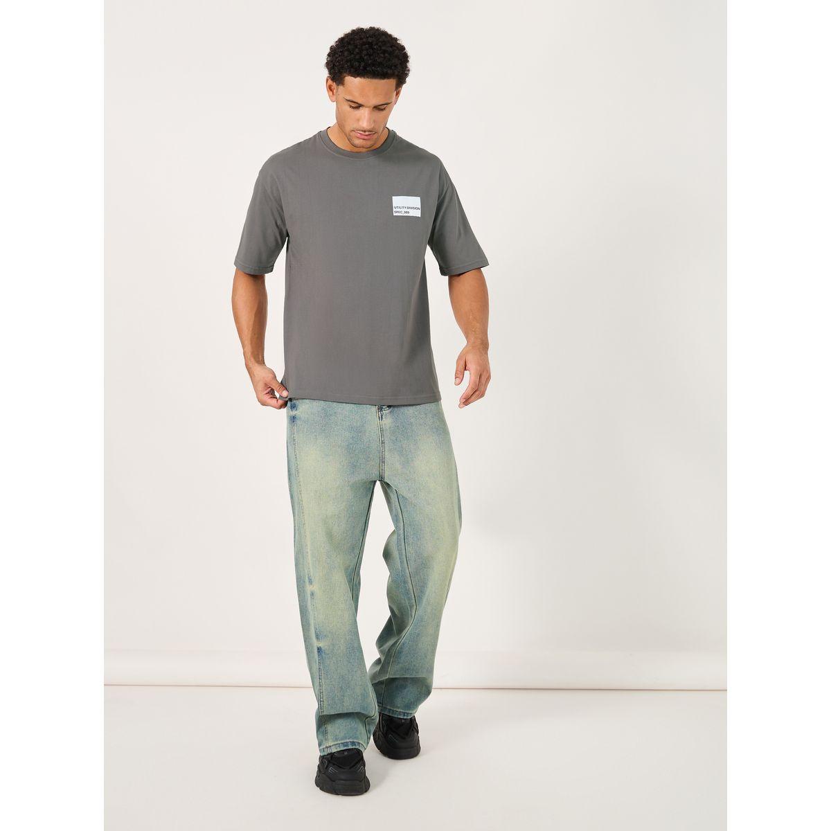 Styli Minimal Chest Sticker Print Oversized T-Shirt-men-clothing-tshirtsandpolos-tshirts-image-2