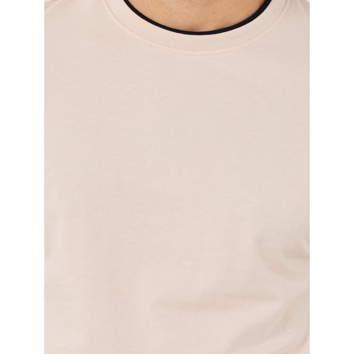 تيشيرت بقصة عادية وتفاصيل مُتباينة-men-clothing-tshirtsandpolos-tshirts-image-3