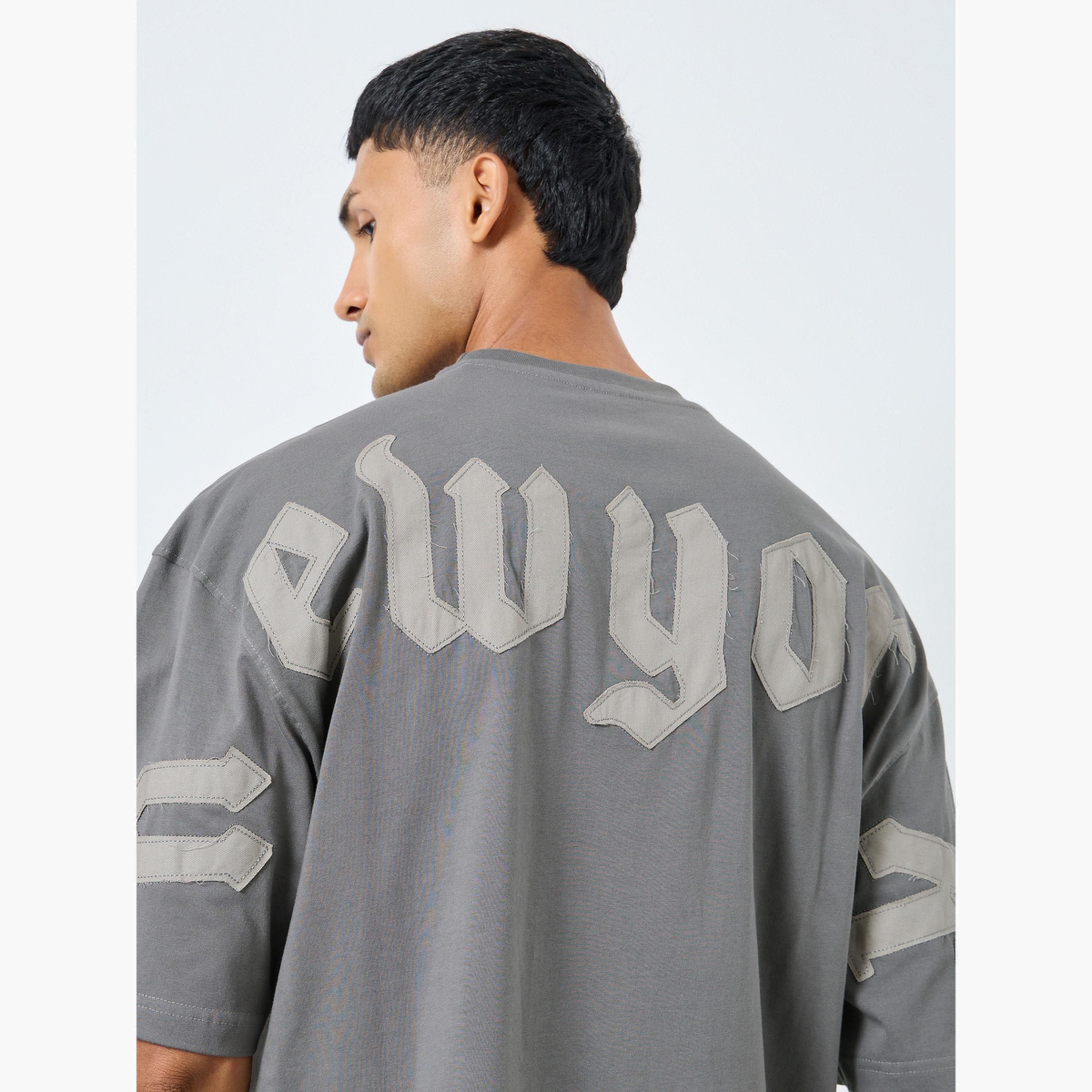 ستايلي - تي شيرت رجالي قطني بقصّة مربعة أحادية اللون-men-clothing-tshirtsandpolos-tshirts-image-4