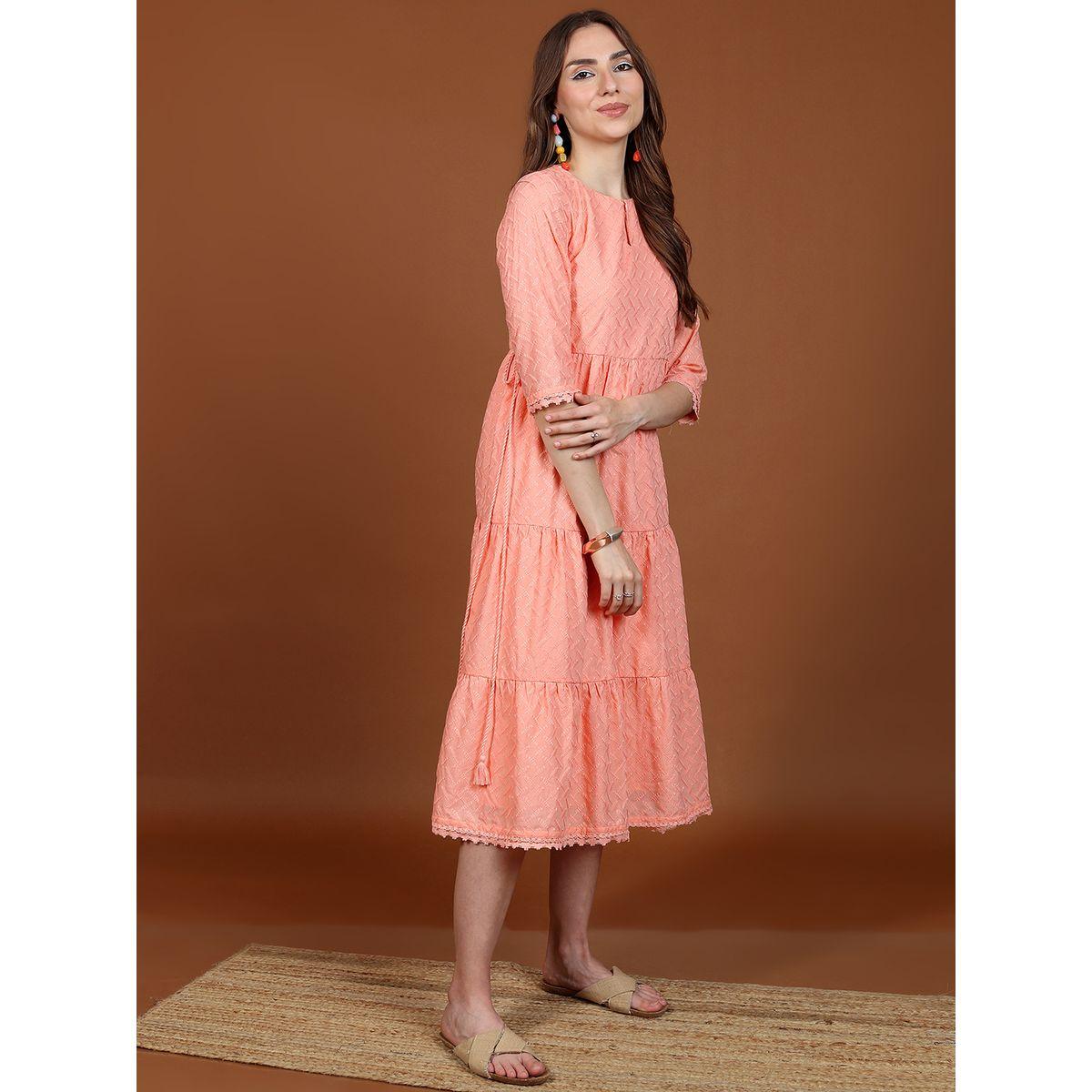 فستان ميدي بتفاصيل مُطرّزة وياقة بشق كيتش × ستايلي-women-clothing-dresses-image-3