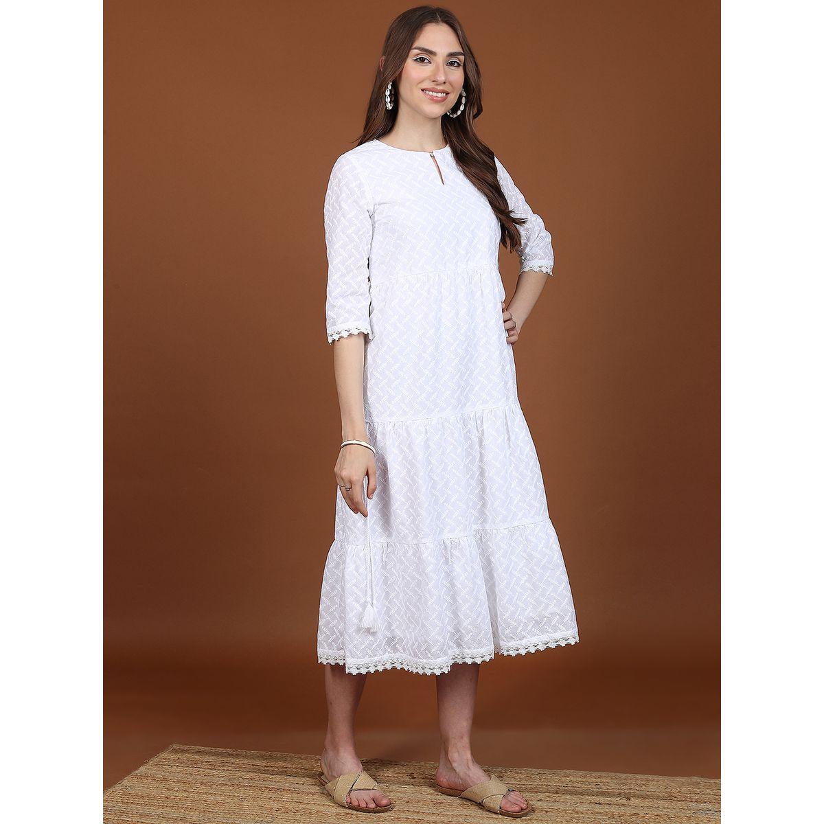 فستان ميدي بتفاصيل مُطرّزة وياقة بشق كيتش × ستايلي-women-clothing-dresses-image-3