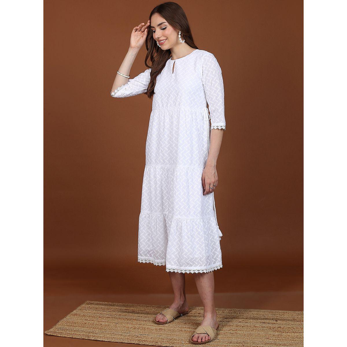 فستان ميدي بتفاصيل مُطرّزة وياقة بشق كيتش × ستايلي-women-clothing-dresses-image-4