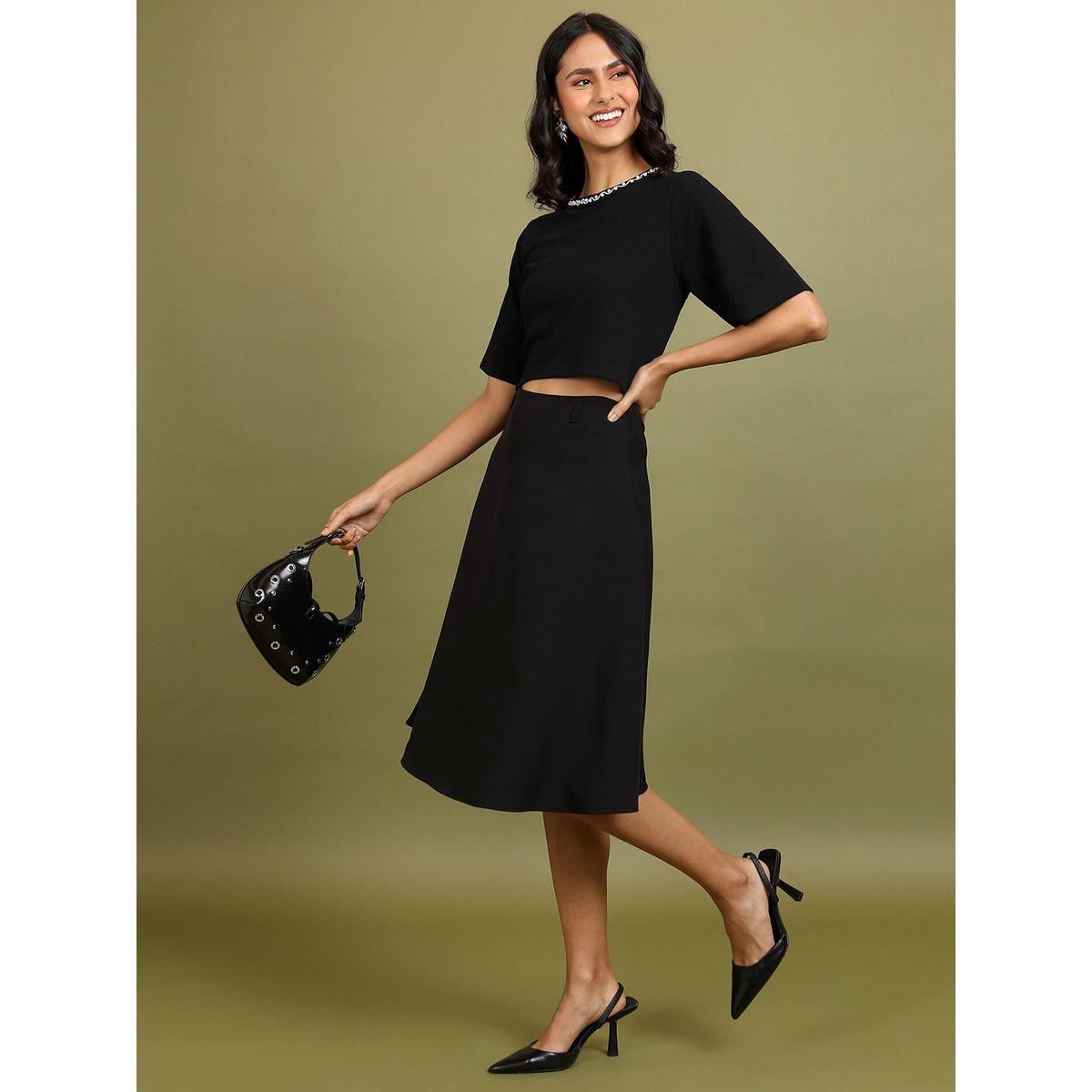 Tokyo Talkies X Styli  Boxy Fit Embellished Neck Ribbed Crop Top-women-clothing-shirtsandblouses-blouses-image-4