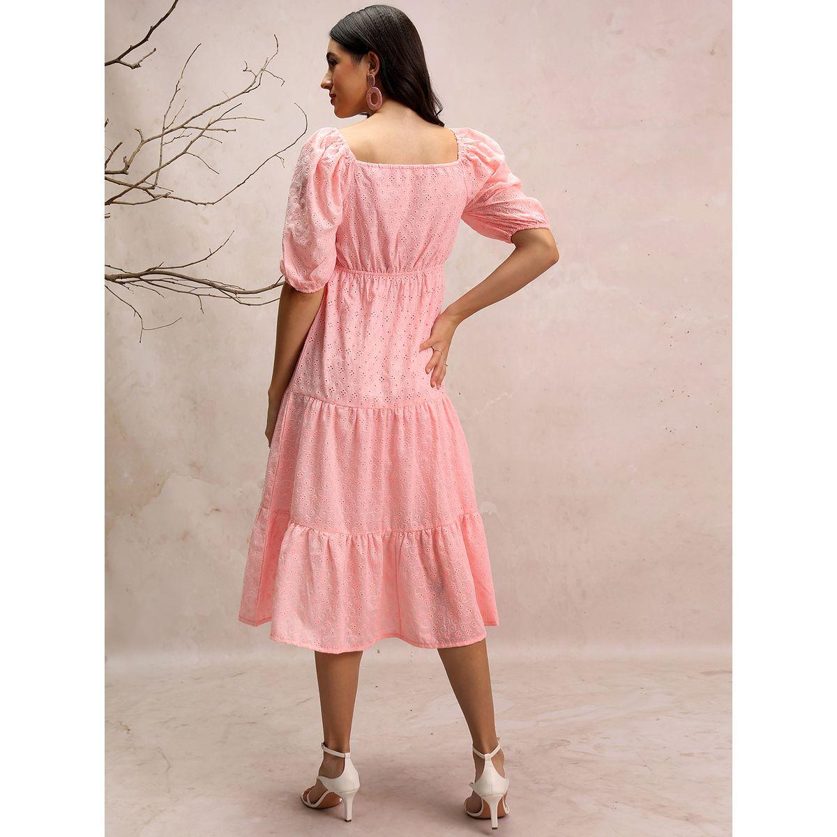 فستان ميدي بتفاصيل مُطرّزة وياقة قلب فيشود × ستايلي-women-clothing-dresses-image-2