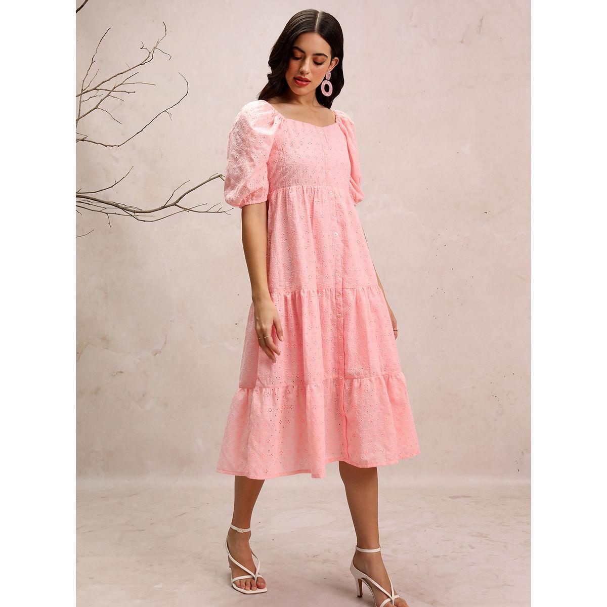 فستان ميدي بتفاصيل مُطرّزة وياقة قلب فيشود × ستايلي-women-clothing-dresses-image-3