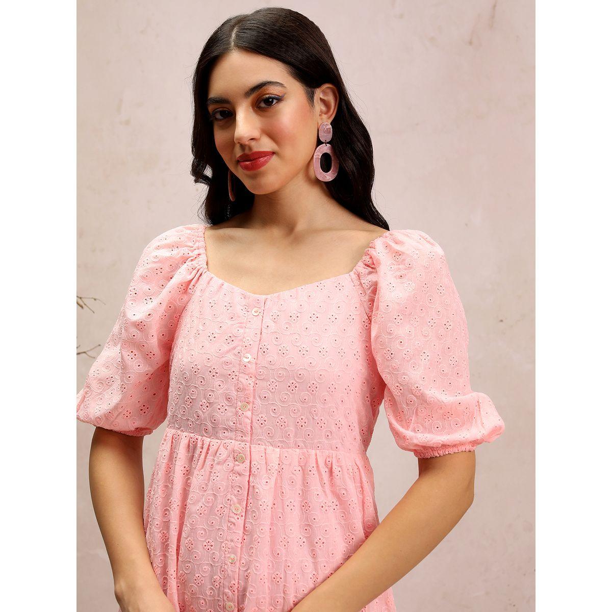 فستان ميدي بتفاصيل مُطرّزة وياقة قلب فيشود × ستايلي-women-clothing-dresses-image-6