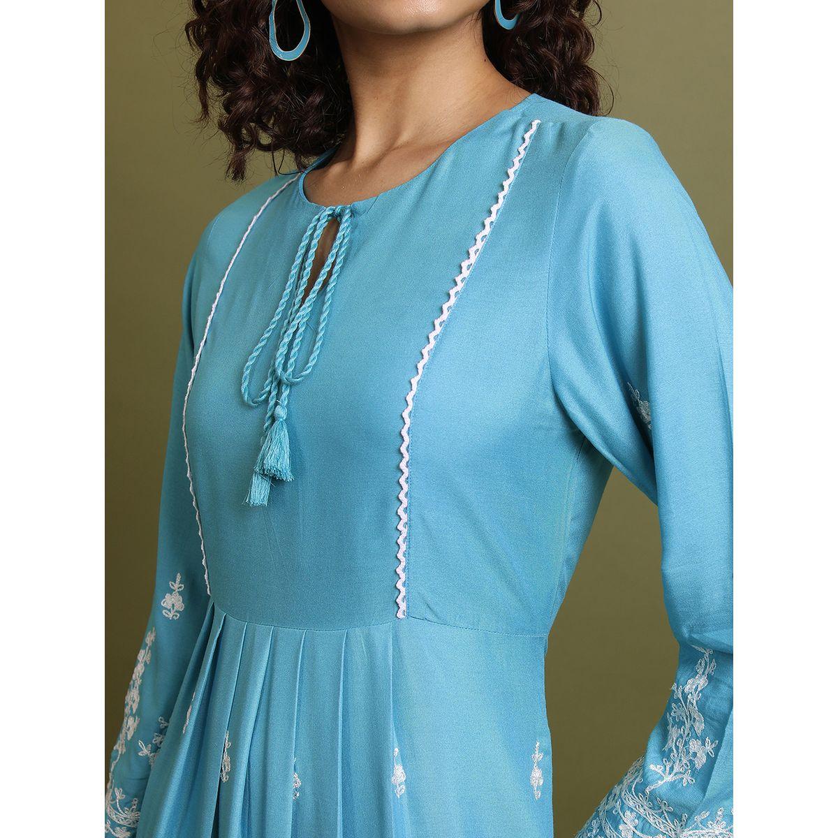 فستان ميدي مُطرّز بزهور مع ياقة بأربطة فيشود × ستايلي-women-clothing-dresses-image-5