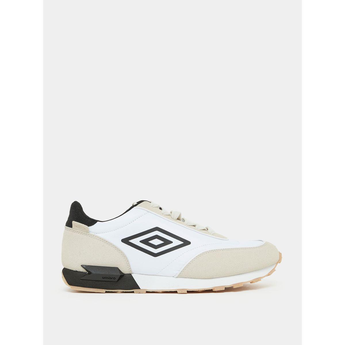 Umbro Broughton IV Logo Detail Sneakers-men-shoes-sneakers-image-3