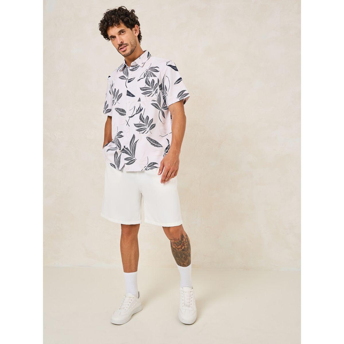 طقم منسق من شورت مع قميص بطبعة استوائية-men-clothing-coordsets-image-1