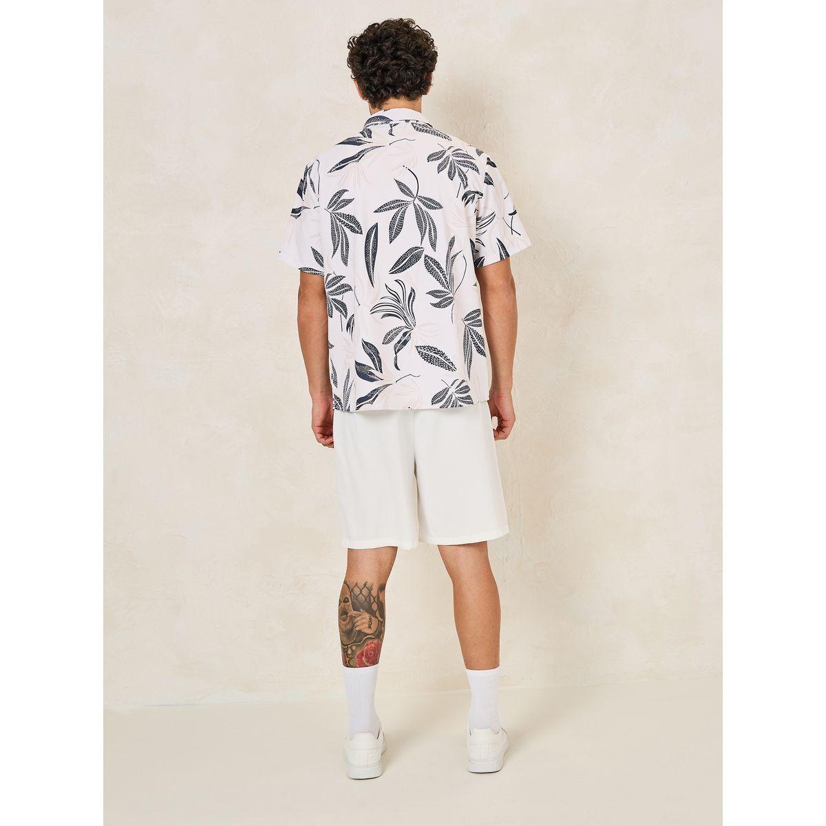 طقم منسق من شورت مع قميص بطبعة استوائية-men-clothing-coordsets-image-5