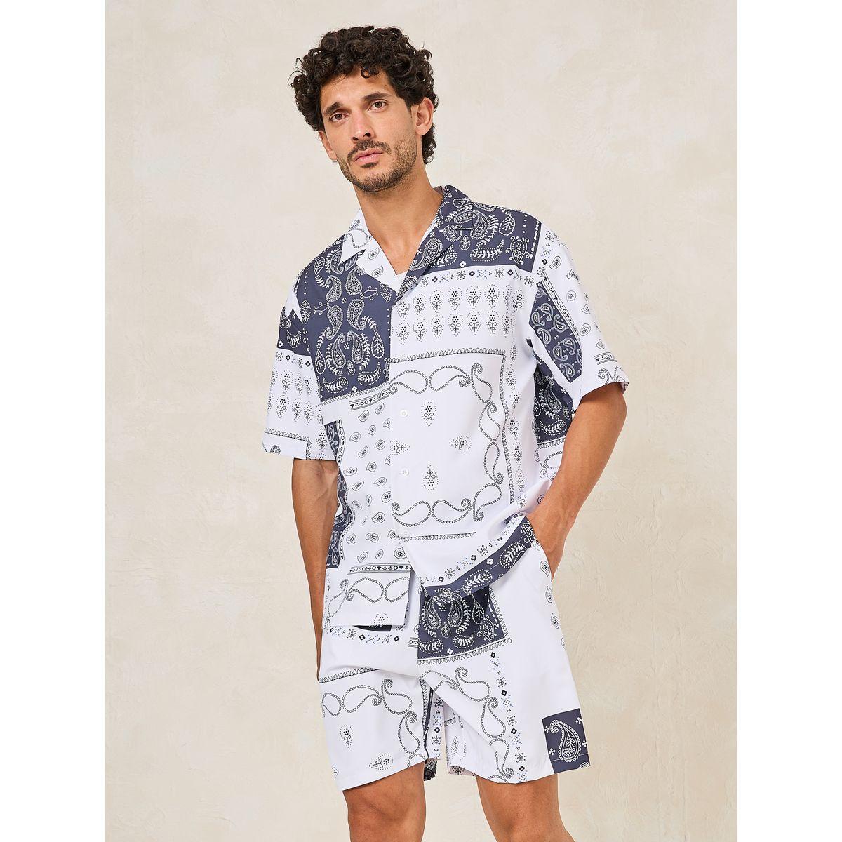 طقم منسق من شورت مع قميص بطبعة بيزلي-men-clothing-coordsets-image-2