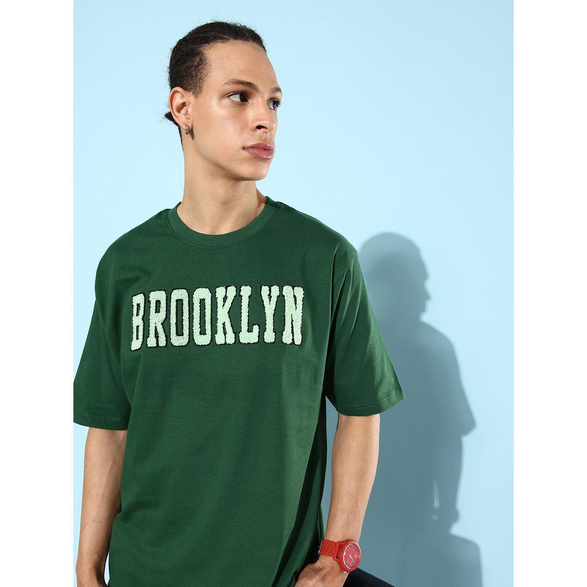 تيشيرت واسع بتفاصيل مُطرّزة بملمس ناعم-men-clothing-tshirtsandpolos-tshirts-image-2