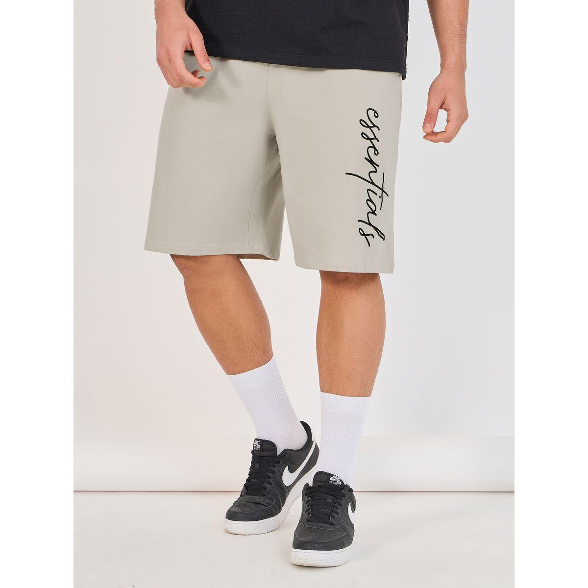 شورت قطن فضفاض بطبعة كتابة-men-clothing-bottoms-shorts-image-1
