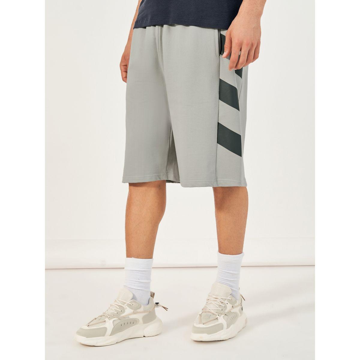 شورت تيري فضفاض مزين بخطوط جانبية-men-clothing-bottoms-shorts-image-1