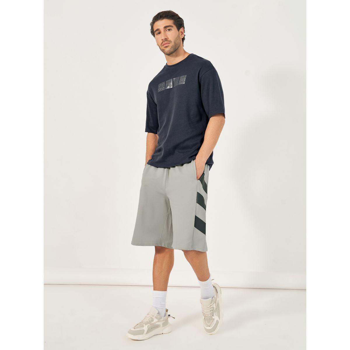 شورت تيري فضفاض مزين بخطوط جانبية-men-clothing-bottoms-shorts-image-2
