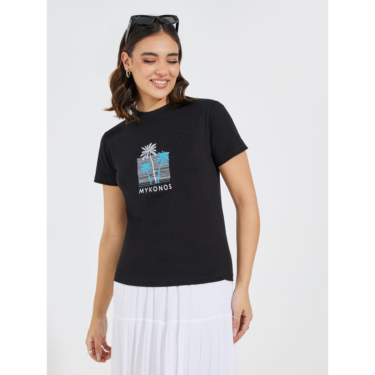 تيشيرت بقصة عادية وتفاصيل مُطرّزة-women-clothing-tshirts-image-3