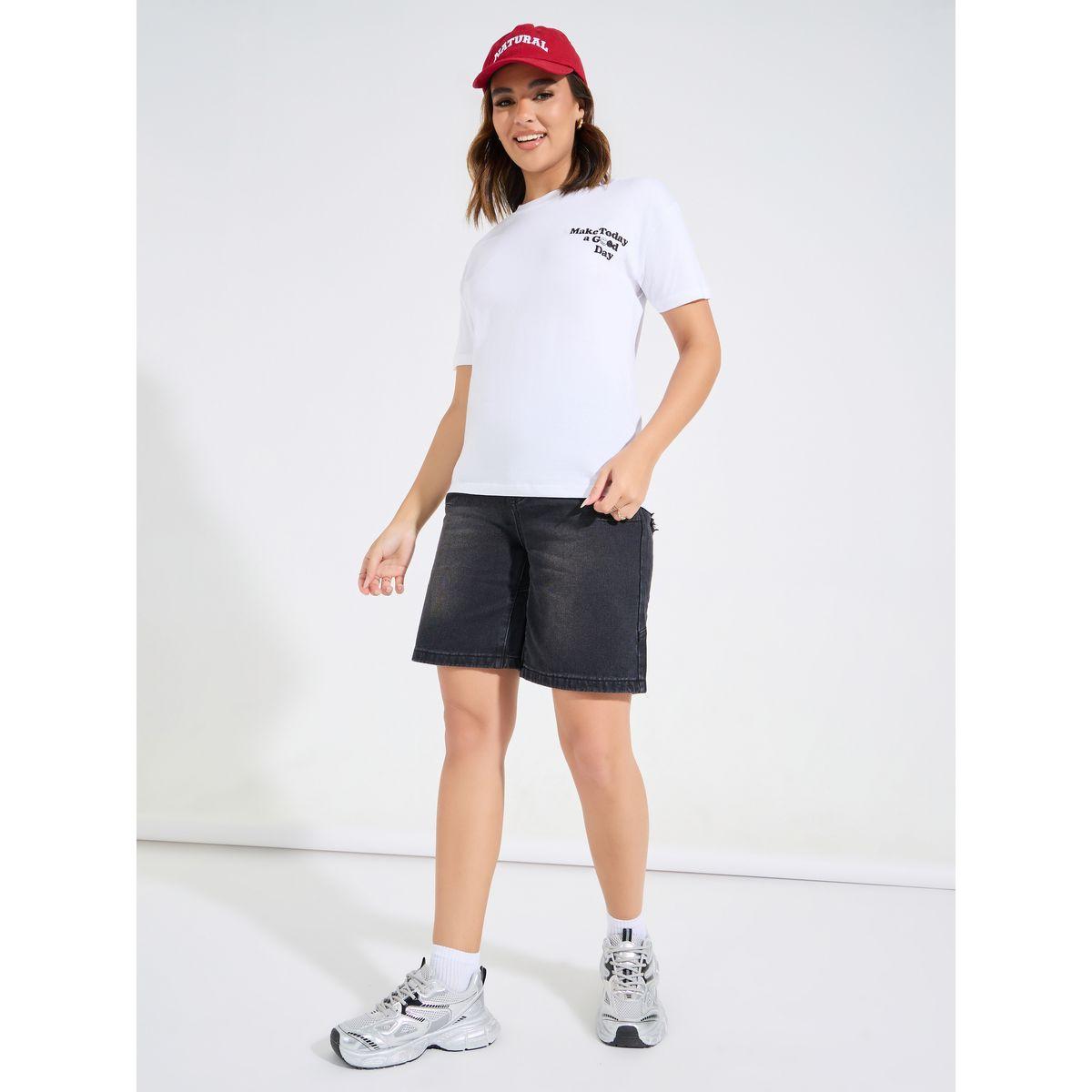 تيشيرت بقصة عادية وكتابة مُطرّزة مع اكتاف منخفضة-women-clothing-tshirts-image-2