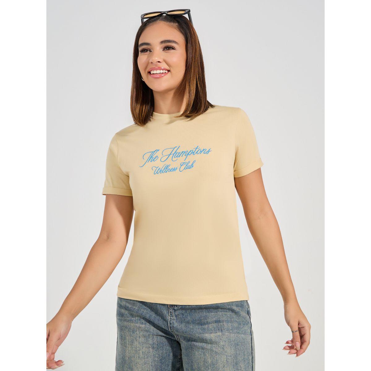 تيشيرت بقصة عادية وكتابة مُطرّزة-women-clothing-tshirts-image-3