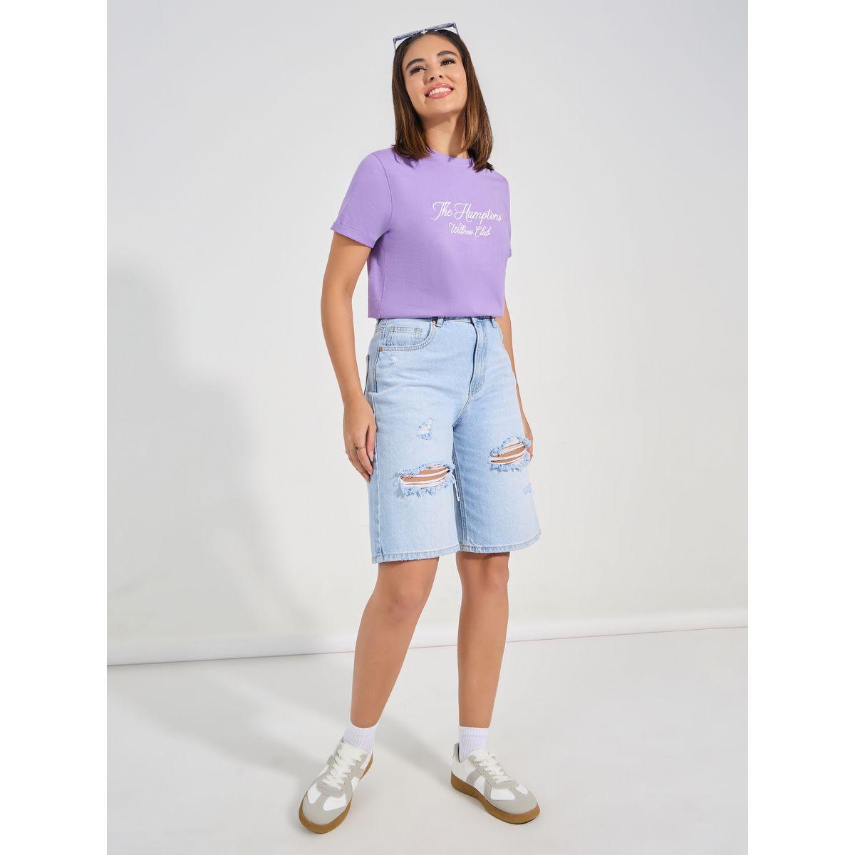 تيشيرت بقصة عادية وكتابة مُطرّزة-women-clothing-tshirts-image-2