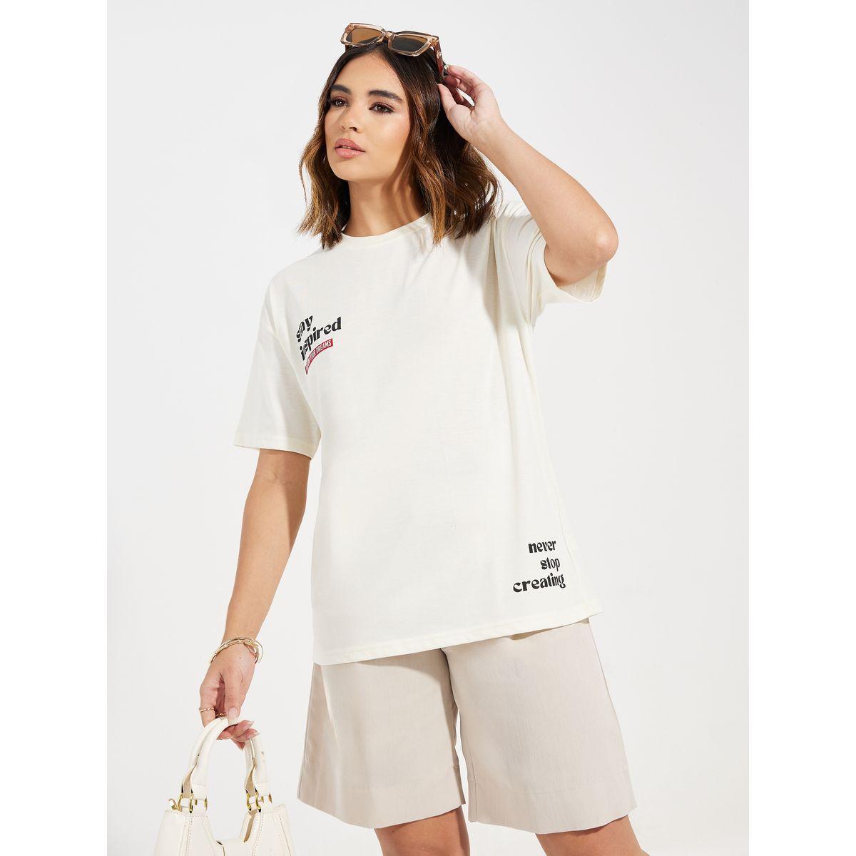 تيشيرت فضفاض مطبع بكتابة مع اكتاف منخفضة-women-clothing-tshirts-image-1