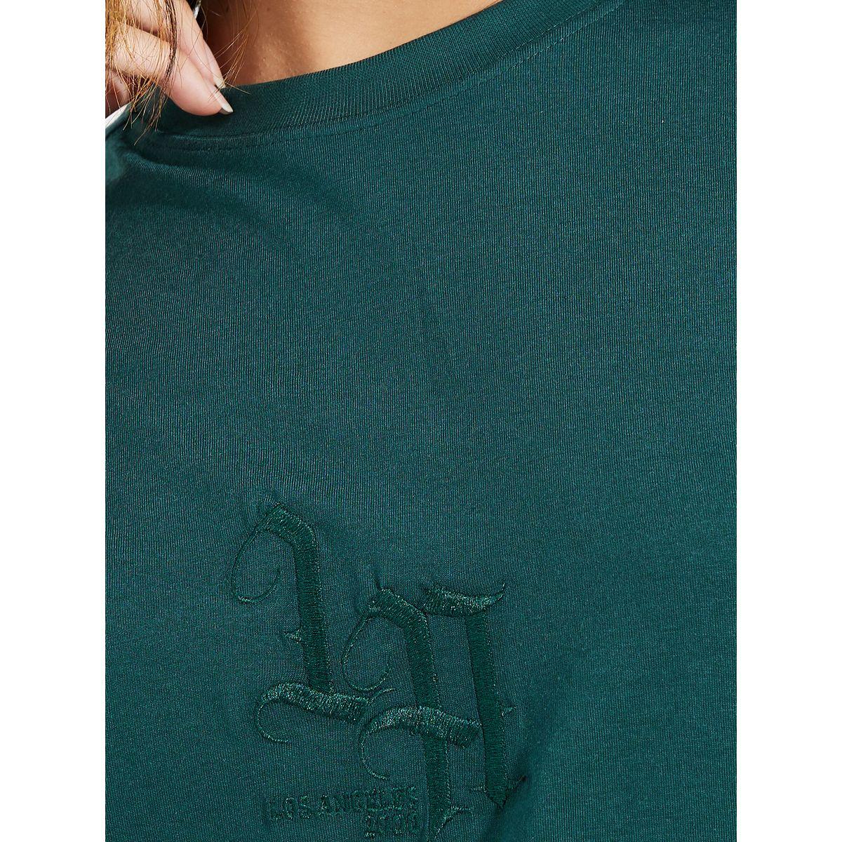 تيشيرت فضفاض بتفاصيل مُطرّزة واكمام كبيرة-women-clothing-tshirts-image-2