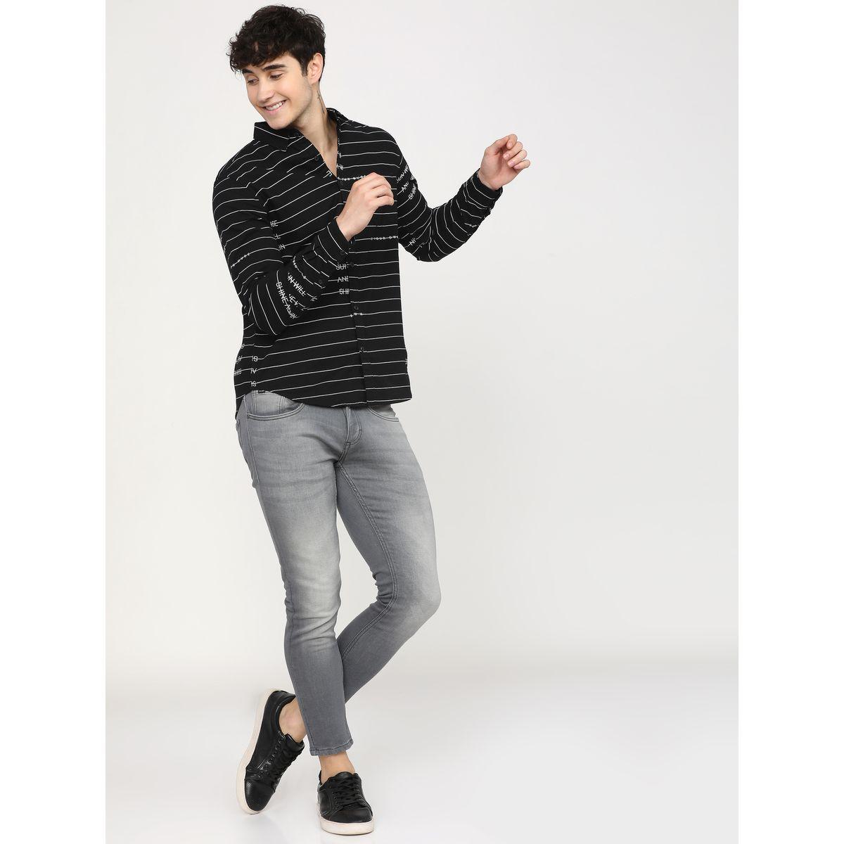 قميص مخطط بتفاصيل كتابة واكمام طويلة كيتش × ستايلي-men-clothing-shirts-image-5