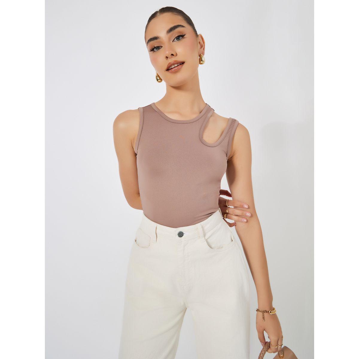 بلوزة مجسمة بلا اكمام مزينة بفتحات-women-clothing-tshirts-image-1