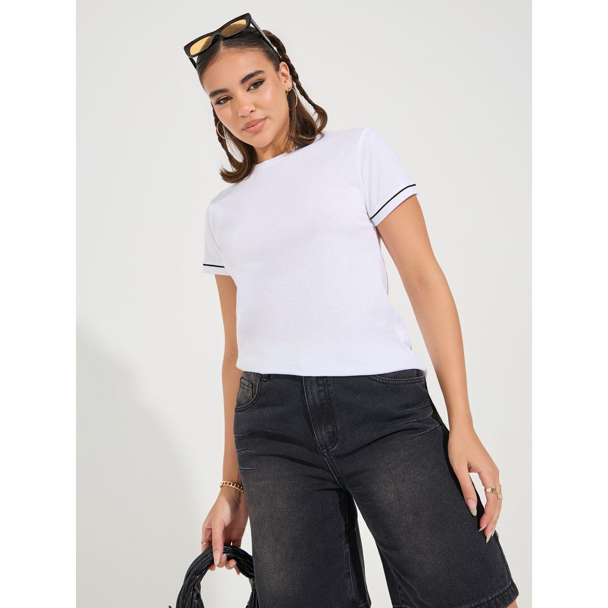 تيشيرت بقصة عادية وياقة عالية-women-clothing-tshirts-image-1