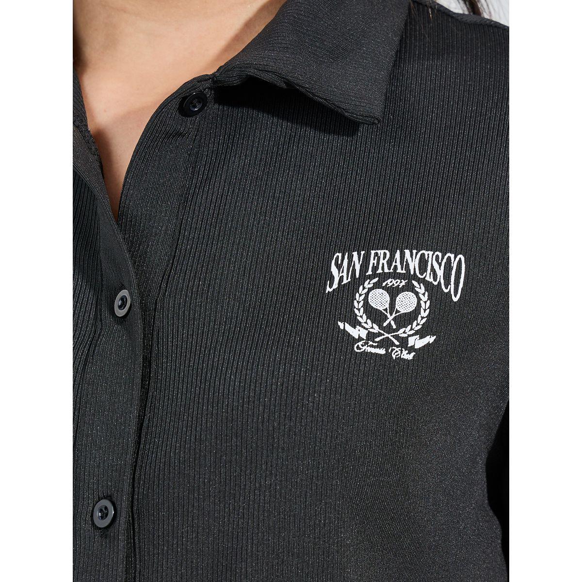بلوزة بياقة بولو وكتابة مُطرّزة مع ازرار-women-clothing-tshirts-image-3