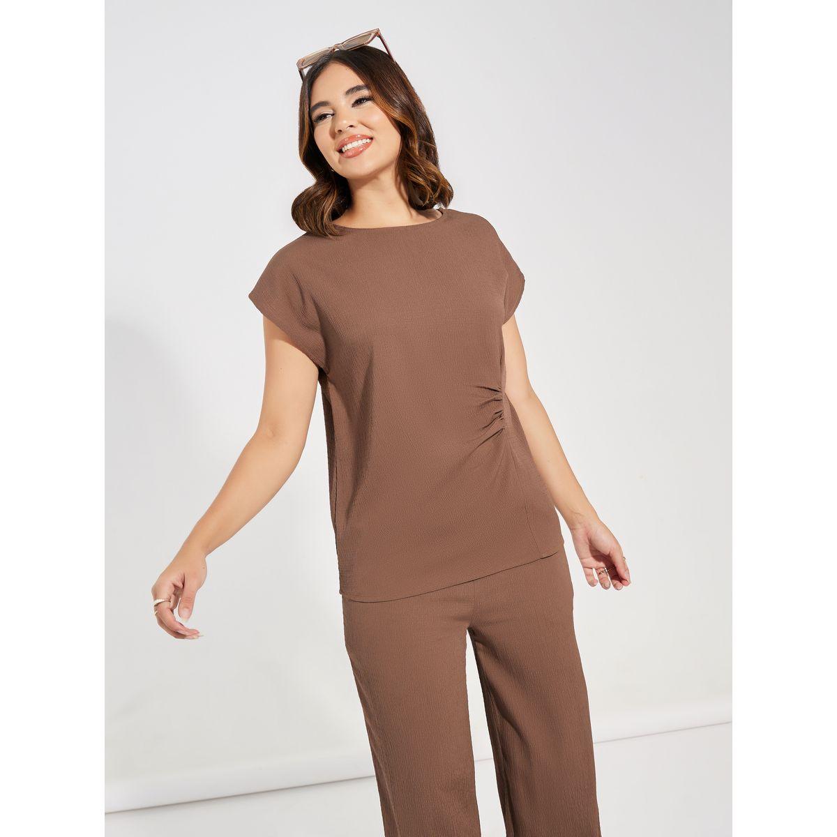 طقم منسق من بنطال بارجل مستقيمة مع بلوزة باكمام كاب-women-clothing-coordsets-image-2