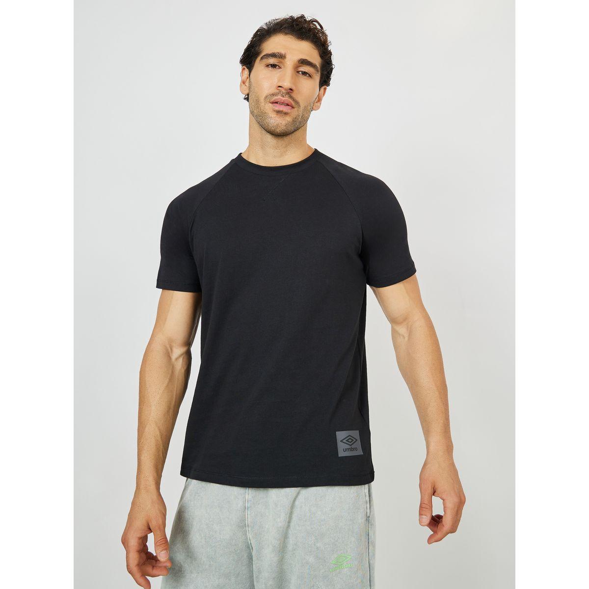 Umbro Logo Patch Detail Crew Neck T-Shirt with Short Sleeves-men-clothing-sportswearandactivewear-tshirtsandpolos-image-1