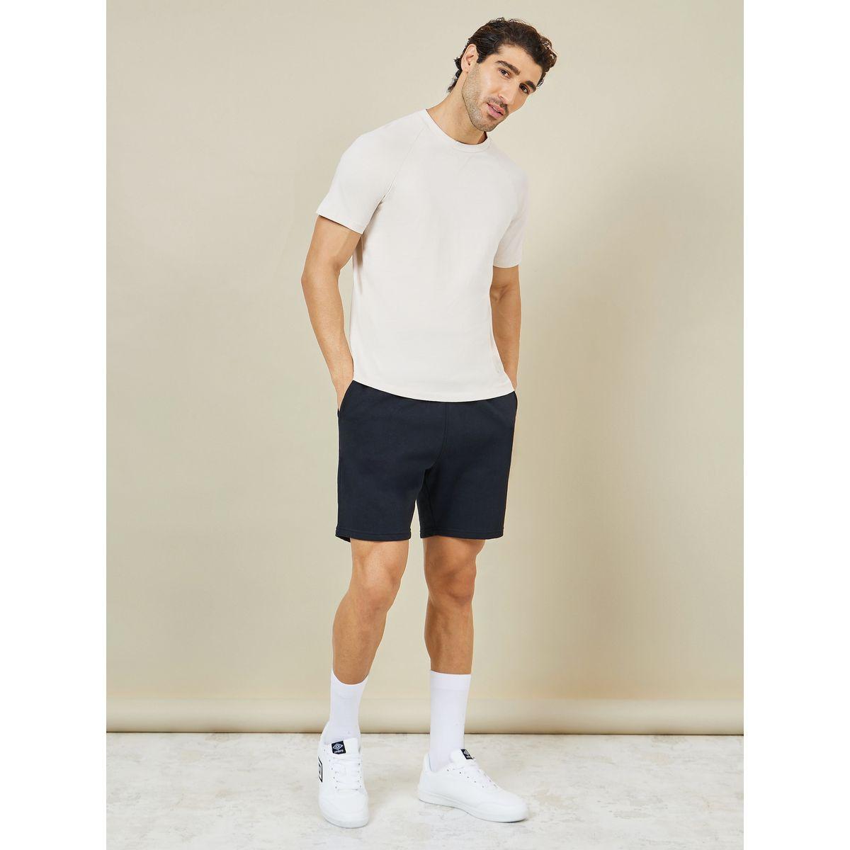 Umbro Logo Patch Detail Crew Neck T-Shirt with Short Sleeves-men-clothing-sportswearandactivewear-tshirtsandpolos-image-2