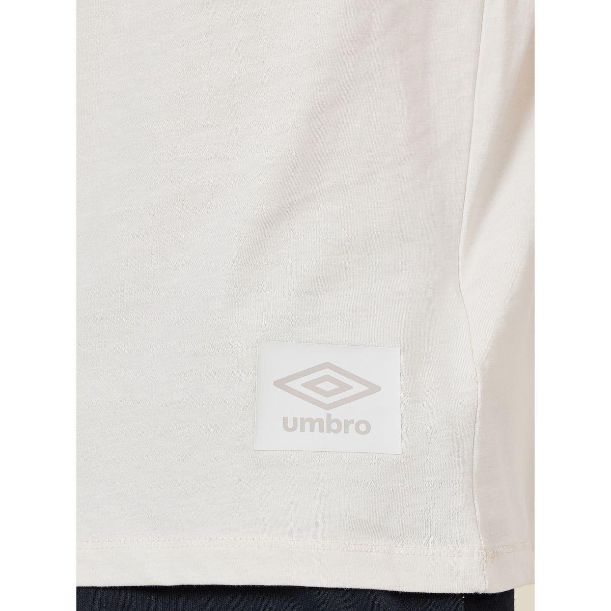Umbro Logo Patch Detail Crew Neck T-Shirt with Short Sleeves-men-clothing-sportswearandactivewear-tshirtsandpolos-image-3