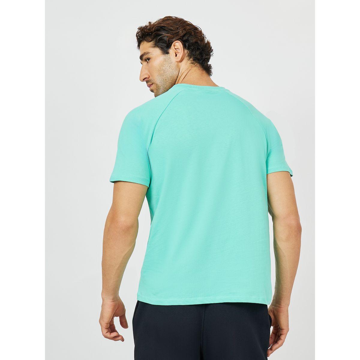 تيشيرت مزين بشعار مع اكمام قصيرة-men-clothing-sportswearandactivewear-tshirtsandpolos-image-4