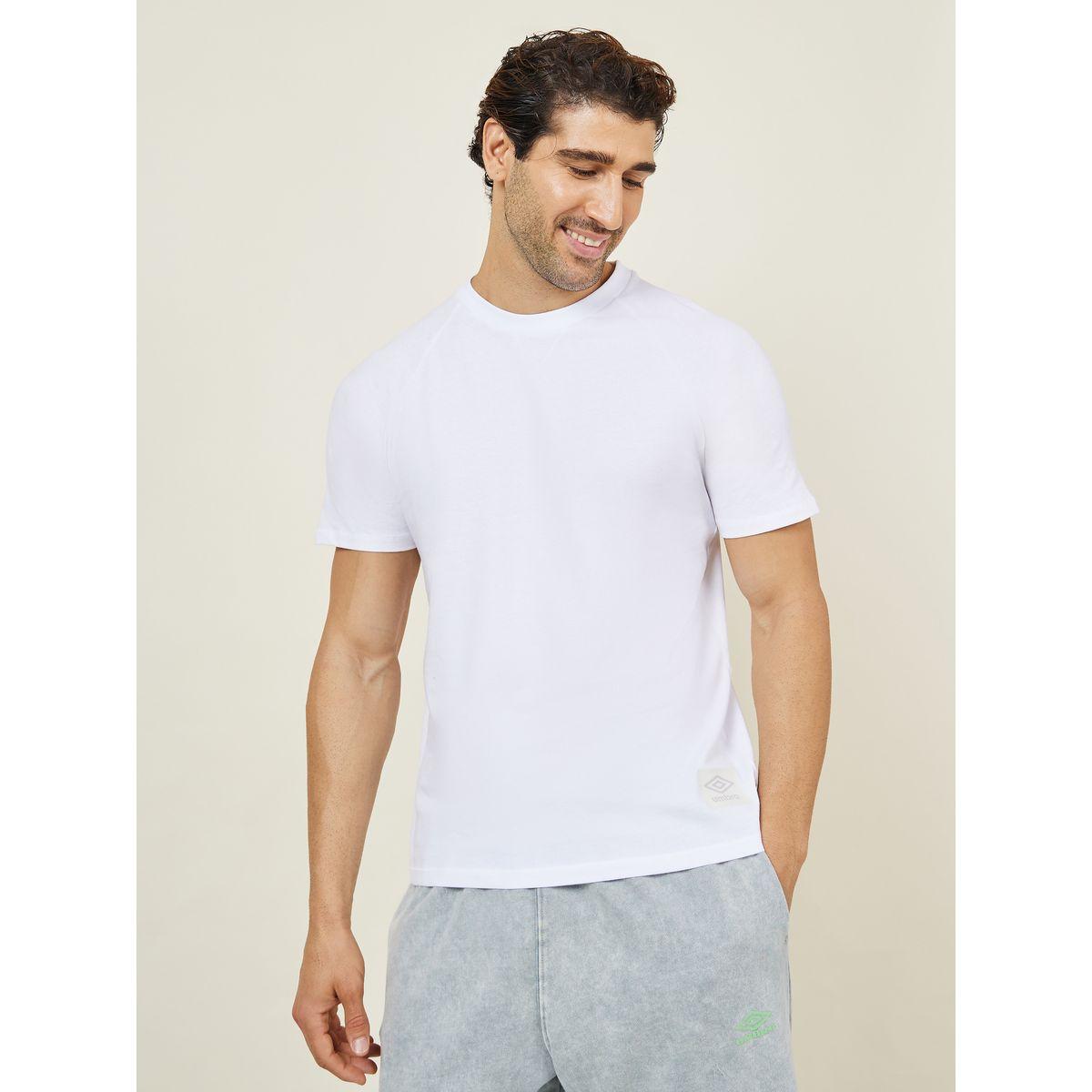 Umbro Logo Patch Detail Crew Neck T-Shirt with Short Sleeves-men-clothing-sportswearandactivewear-tshirtsandpolos-image-1