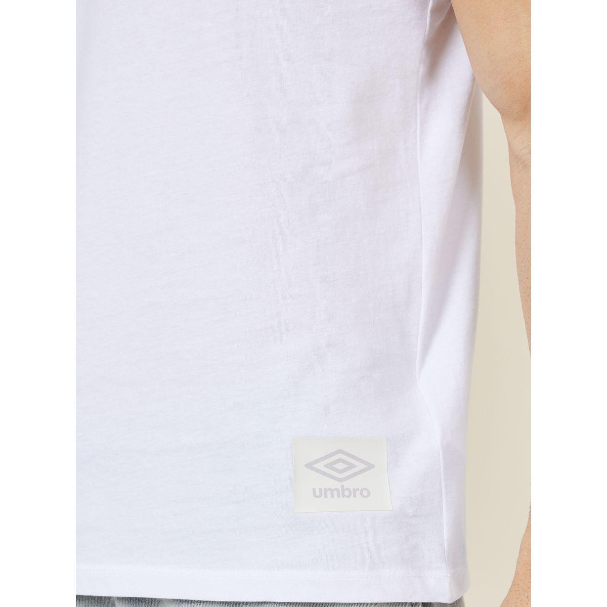 Umbro Logo Patch Detail Crew Neck T-Shirt with Short Sleeves-men-clothing-sportswearandactivewear-tshirtsandpolos-image-3
