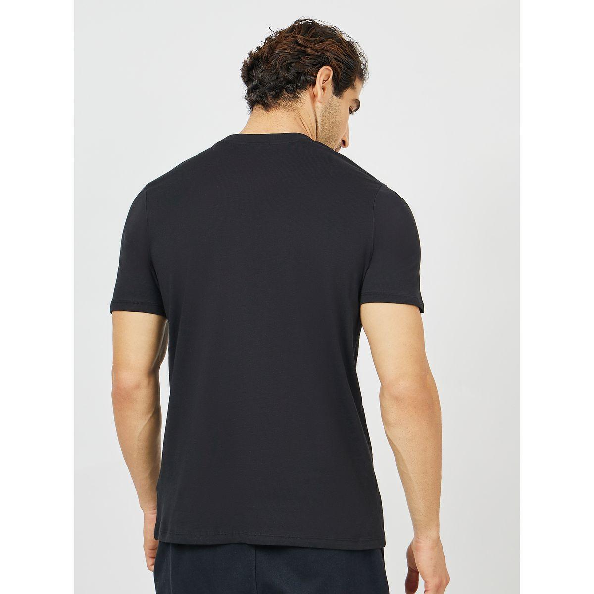 تيشيرت بطبعة جرافيك مع اكمام قصيرة-men-clothing-sportswearandactivewear-tshirtsandpolos-image-4